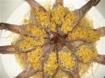 蒜蓉粉丝蒸大虾的做法步骤9