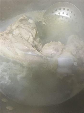 奶白骨头汤的做法步骤2