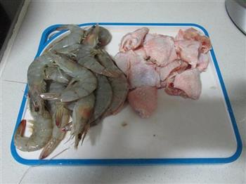 干锅鸡翅虾的做法步骤1