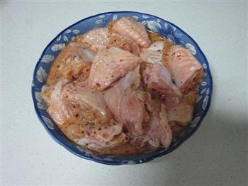 干锅鸡翅虾的做法步骤2