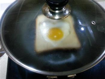 全麦吐司芝士煎蛋的做法步骤3
