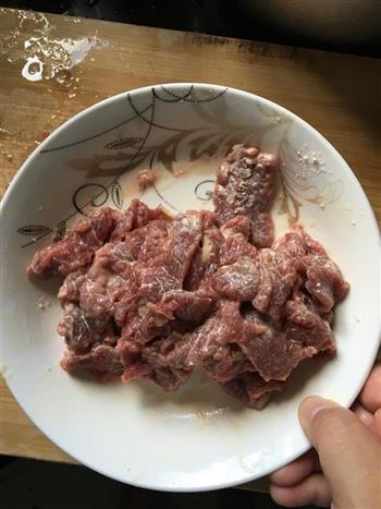 西红柿蘑菇牛肉面的做法图解1