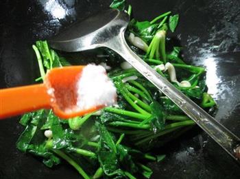 白玉菇炒菠菜的做法步骤6
