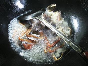 大闸蟹烧白菜的做法步骤5