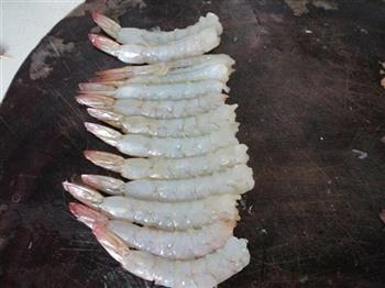 毛豆凤尾虾的做法步骤3