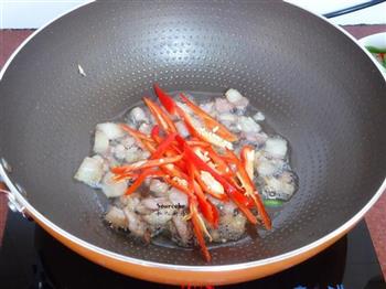 黄花菜炒肉的做法步骤4