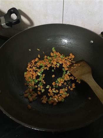海米火腿蛋炒饭的做法图解4