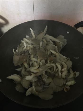 烧蘑菇菜心的做法图解7