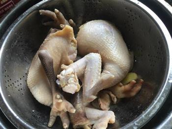 鸡枞菌土鸡汤的做法图解3