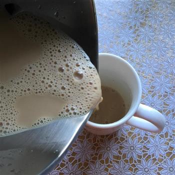 自制港式红豆奶茶的做法步骤7