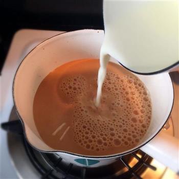 焦糖奶茶的做法图解6