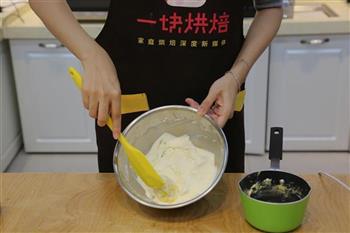 北海道戚风蛋糕的做法步骤16