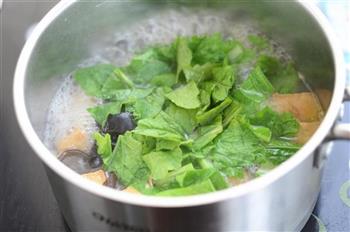 鸡汁小白菜豆腐汤的做法图解7