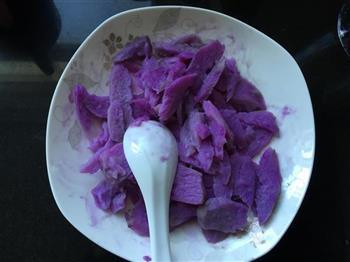 双紫糯米饼的做法步骤1