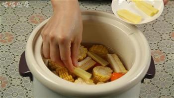 胡萝卜玉米排骨汤的做法图解9