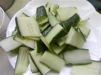 黄瓜凉拌腐竹的做法步骤2