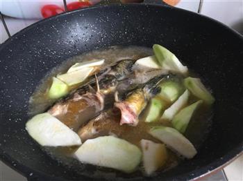 昂刺鱼丝瓜汤的做法步骤8