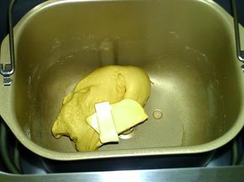 椰蓉芒果面包的做法步骤3