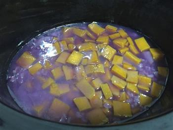 南瓜紫薯粥的做法步骤3