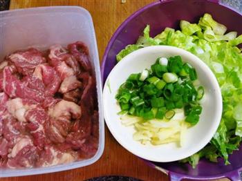 牛肉生菜粥的做法步骤1