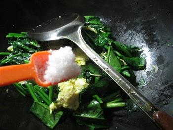 虾皮鸡蛋炒菠菜的做法步骤6