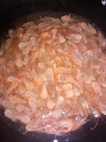 油爆椒盐小河虾的做法步骤3