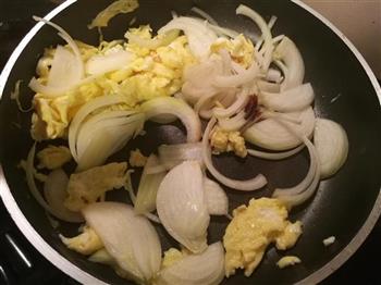 洋葱炒鸡蛋的做法步骤7