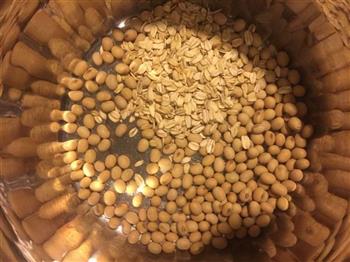 燕麦核桃豆浆的做法步骤1