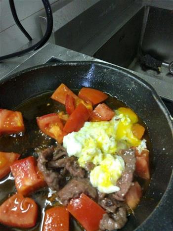 滑蛋番茄牛肉的做法步骤4