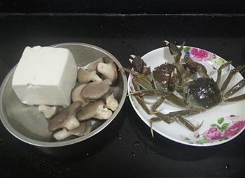 螃蟹豆腐姬菇羹的做法步骤1