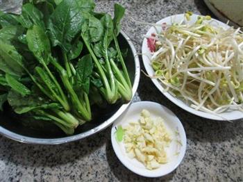 菠菜炒黄豆芽的做法图解1