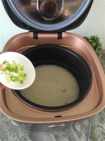 香菇薏米滑鸡粥的做法步骤6