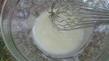小黄鸭酸奶戚风蛋糕的做法步骤2
