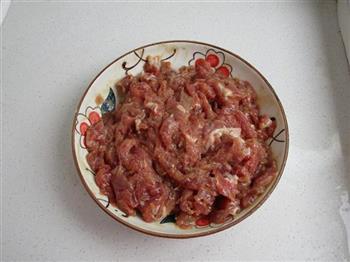 酸菜炒牛肉丝的做法步骤3