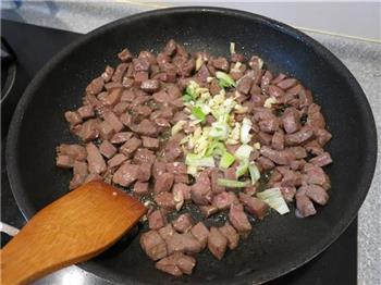 牛排变奏曲青椒牛肉粒的做法步骤7