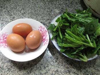 菠菜煮荷叶蛋的做法步骤1