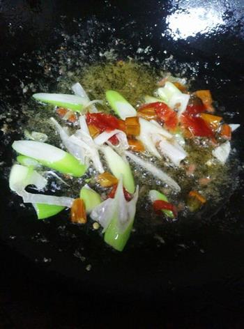 泡椒炒木耳莴笋肉片的做法步骤10