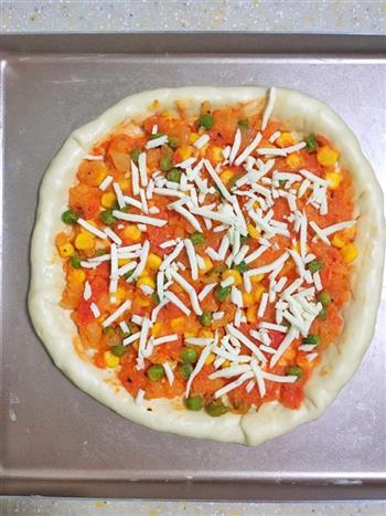 青椒鸡肉肠披萨的做法图解7
