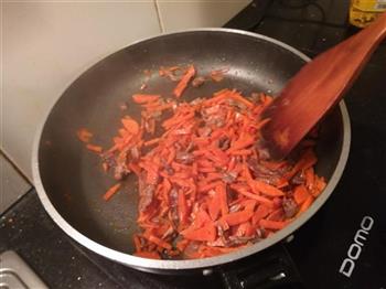 胡萝卜炒牛肉丝的做法步骤7