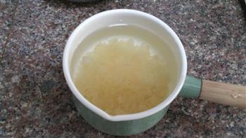 皂角米木瓜银耳糖水的做法图解2
