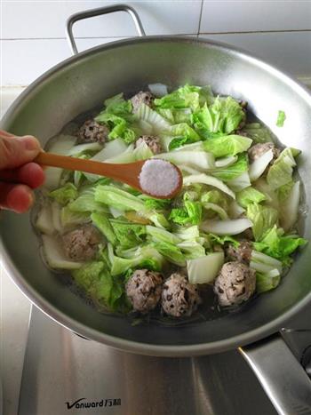 香菇肉丸炖白菜的做法步骤12