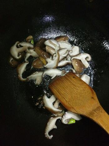 清炒油菜香菇片的做法步骤4