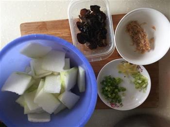 虾皮木耳冬瓜汤的做法步骤2