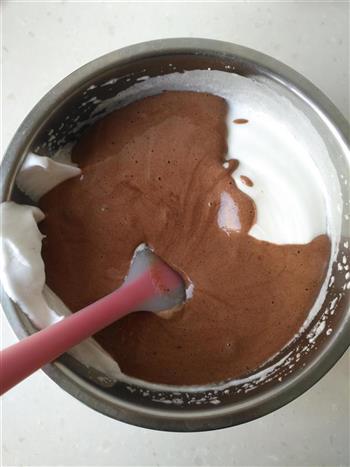 摩卡酥粒巧克力蛋糕卷的做法步骤17