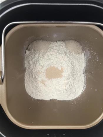 蔓越莓杏仁奶酥面包的做法步骤1
