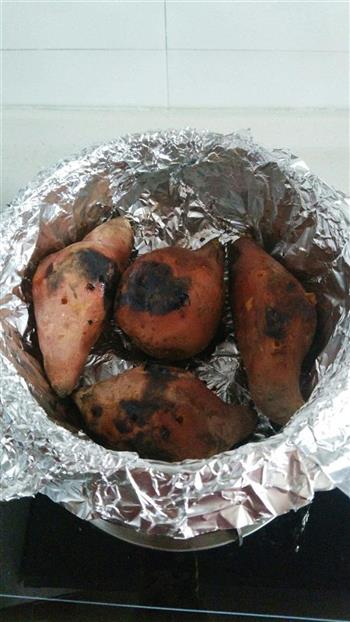 坤博砂锅烤红薯的做法图解8
