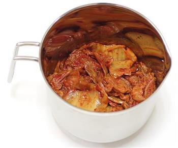 韩式金枪鱼泡菜汤的做法图解2