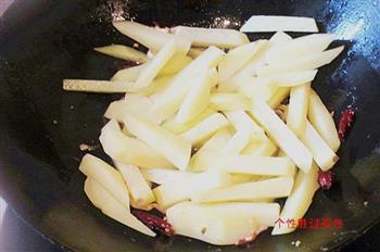 麻辣土豆条的做法步骤4