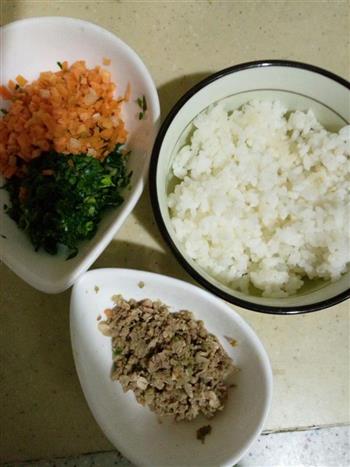 菠菜胡萝卜牛肉大米粥的做法步骤1