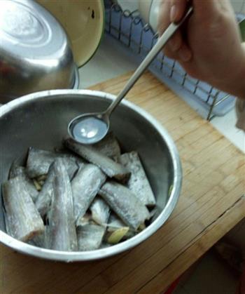 糖醋刀鱼的做法步骤4